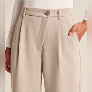 Abercrombie Tailored Relaxed Straight Leg Pant Crossover Taupe